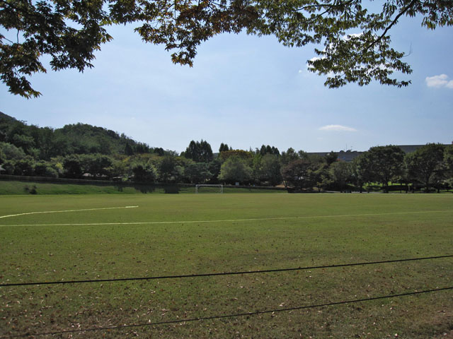 �O���E���h