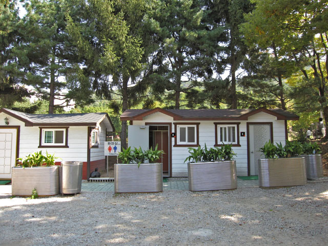 ���ԏ�̉��ɂ���g�C��