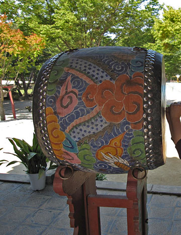 �{�a�̖�̒��S�ɂ����Ă��鑾��