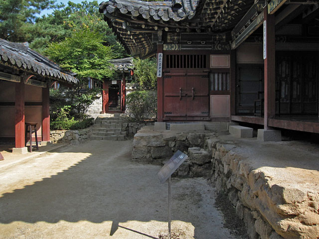 �q�Ɂi�P�N�T�j�֌q���铹